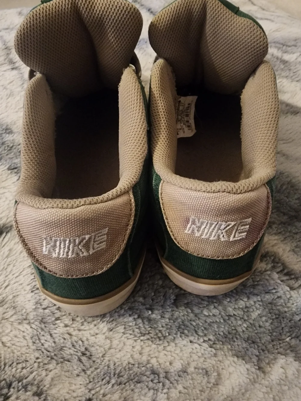 Nike 6.0 Mavrk 2 Mid / Low Canvas skate style sneakers